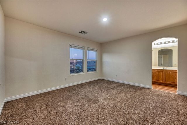 9609 Rolling Thunder Avenue, Las Vegas, NV 89148