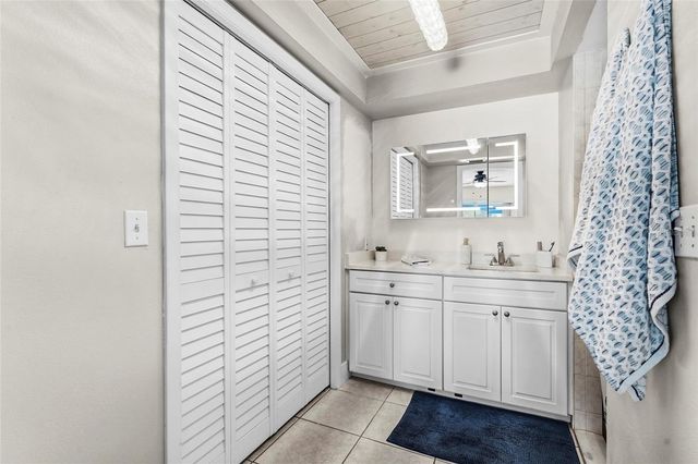 7320 MEADOWBROOK DRIVE, Sarasota, FL 34243