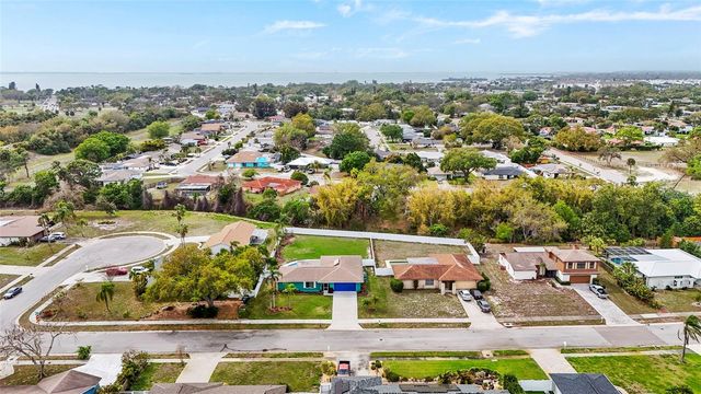 7320 MEADOWBROOK DRIVE, Sarasota, FL 34243