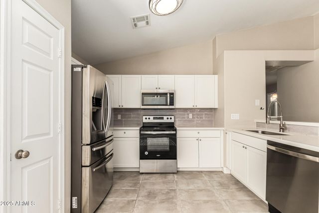 21831 N 32ND Avenue, Phoenix, AZ 85027