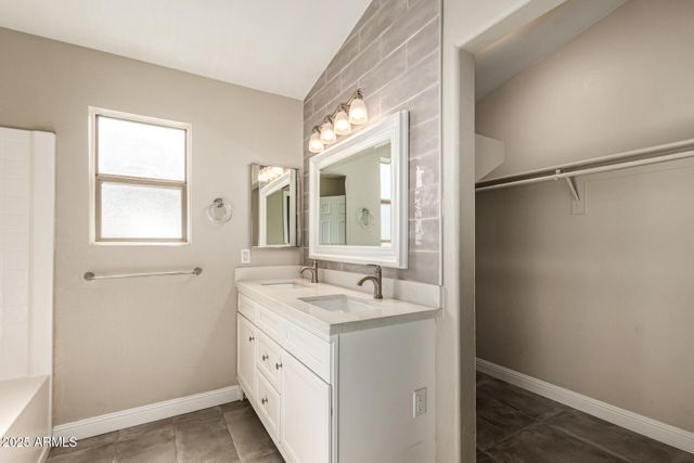 21831 N 32ND Avenue, Phoenix, AZ 85027