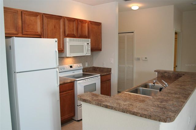 8341 38TH STREET CIRCLE E 107, Sarasota, FL 34243