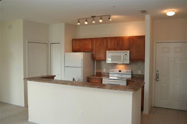 8341 38TH STREET CIRCLE E 107, Sarasota, FL 34243