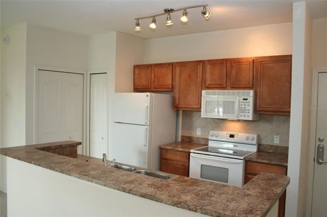 8341 38TH STREET CIRCLE E 107, Sarasota, FL 34243
