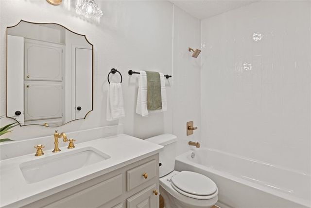 2201 Gebron Drive, Edmond, OK 73003