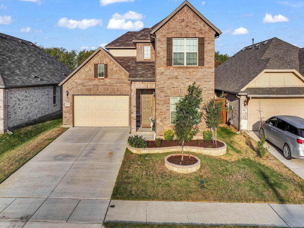 9137 Rock Nettle Drive, Fort Worth, TX 76131 — exterior