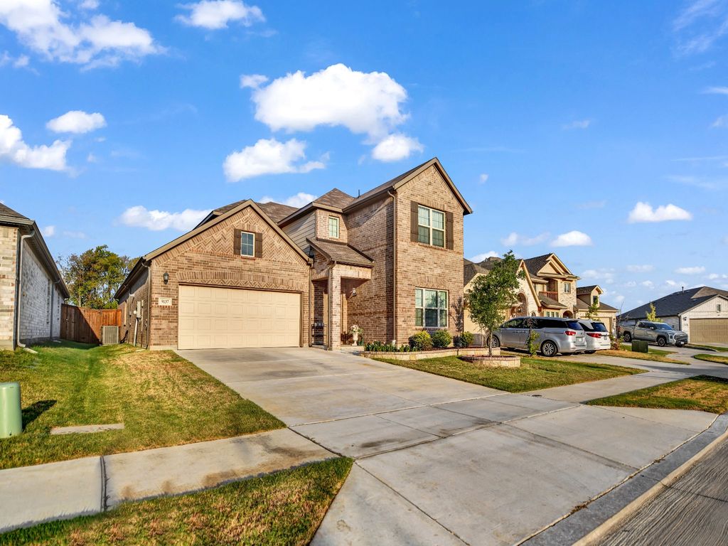 9137 Rock Nettle Drive, Fort Worth, TX 76131 — photo 2