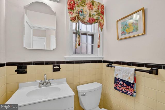 2021 32ND PL SE, Washington, DC 20020