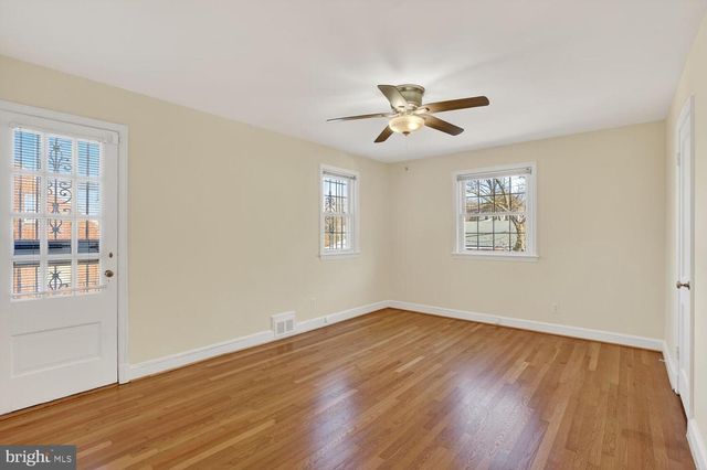 2021 32ND PL SE, Washington, DC 20020