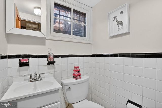 2021 32ND PL SE, Washington, DC 20020