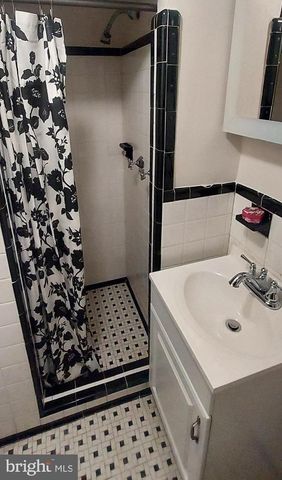 2021 32ND PL SE, Washington, DC 20020