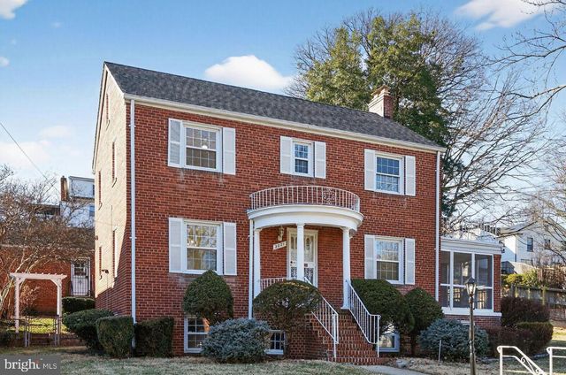 2021 32ND PL SE, Washington, DC 20020