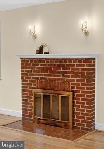 2021 32ND PL SE, Washington, DC 20020