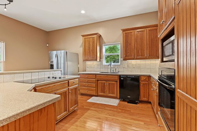 2553 N Hazelwood, Wichita, KS 67205