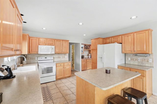 21368 Rome Street, Macomb Twp, MI 48044