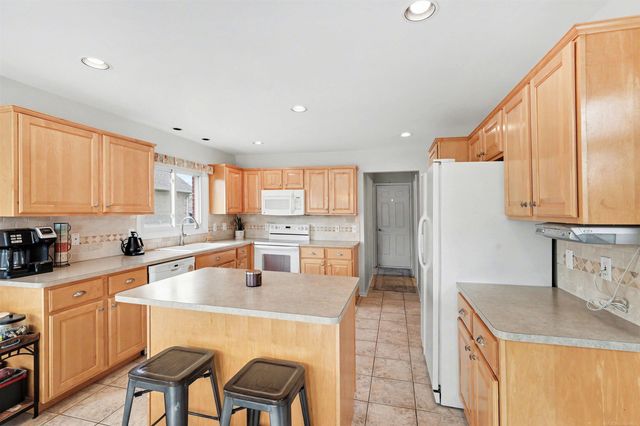 21368 Rome Street, Macomb Twp, MI 48044