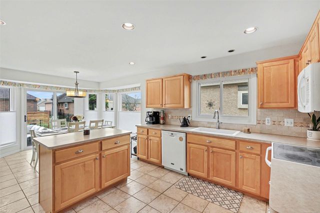 21368 Rome Street, Macomb Twp, MI 48044