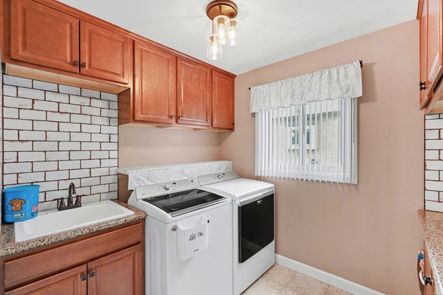 21368 Rome Street, Macomb Twp, MI 48044