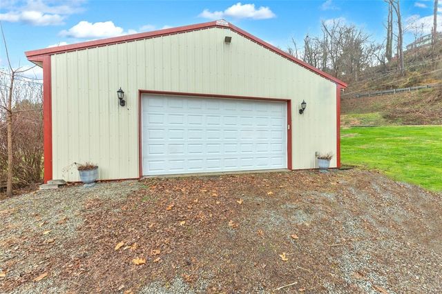 504 Howell St, Dawson, PA 15428