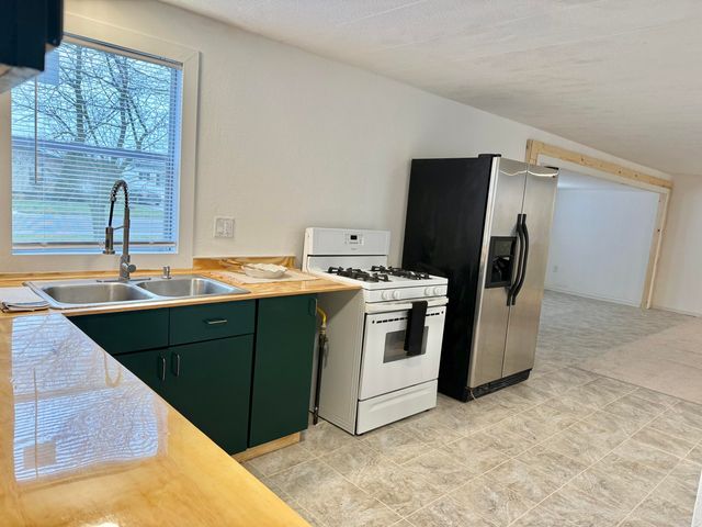 604 W John Beers Road 2L, Stevensville, MI 49127