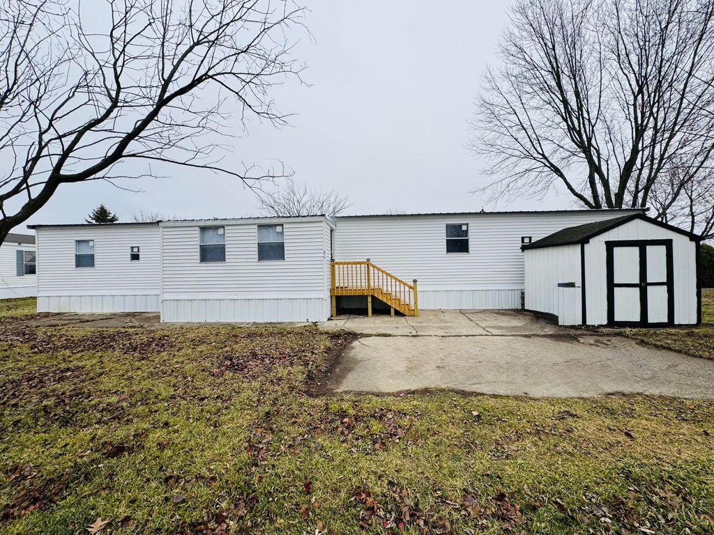 604 W John Beers Road 2L, Stevensville, MI 49127