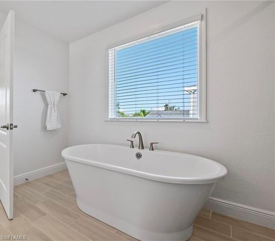 2235 SW 2nd LN, Cape Coral, FL 33991