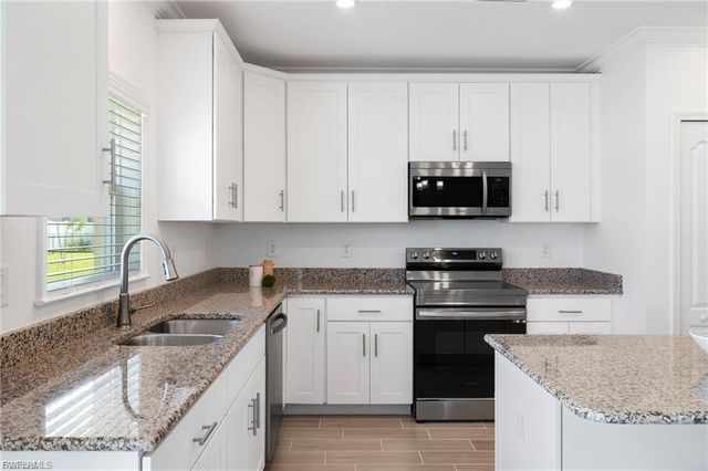 2235 SW 2nd LN, Cape Coral, FL 33991