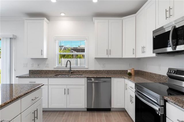 2235 SW 2nd LN, Cape Coral, FL 33991