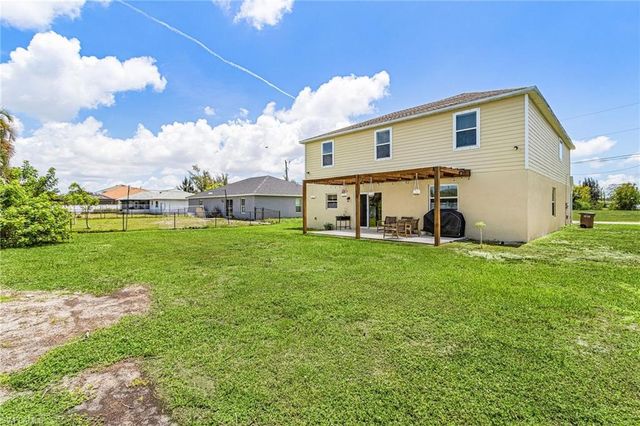 2235 SW 2nd LN, Cape Coral, FL 33991