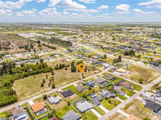 2235 SW 2nd LN, Cape Coral, FL 33991