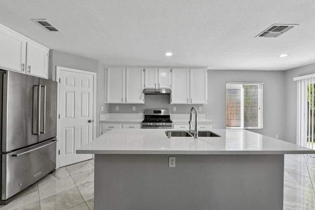 2674 Maybrook Dr, Sacramento, CA 95835