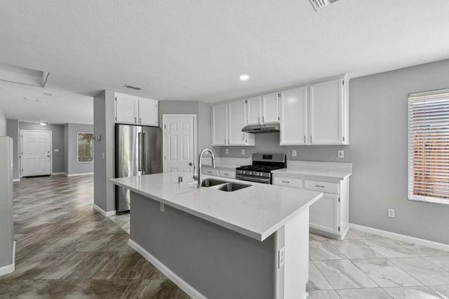 2674 Maybrook Dr, Sacramento, CA 95835