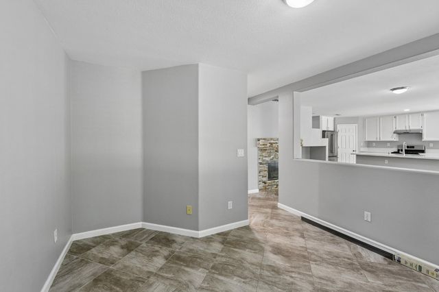 2674 Maybrook Dr, Sacramento, CA 95835