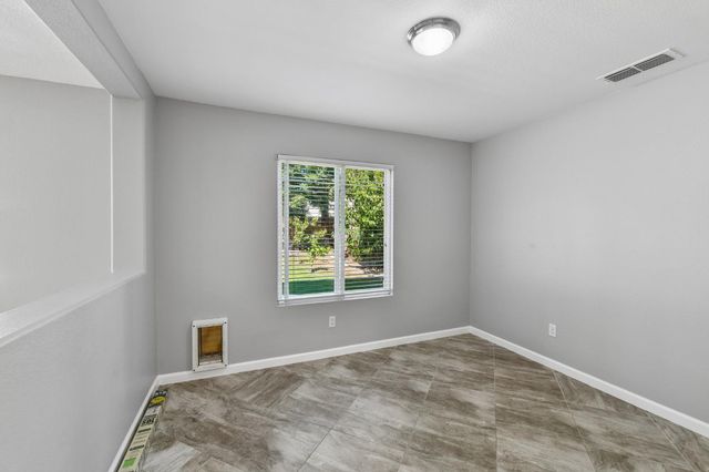 2674 Maybrook Dr, Sacramento, CA 95835