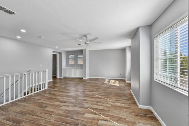 2674 Maybrook Dr, Sacramento, CA 95835