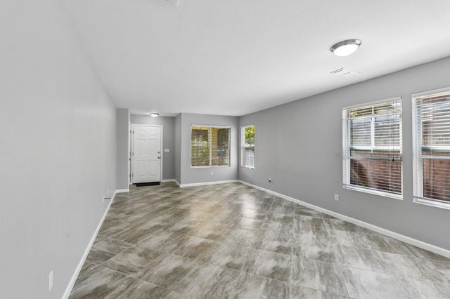 2674 Maybrook Dr, Sacramento, CA 95835