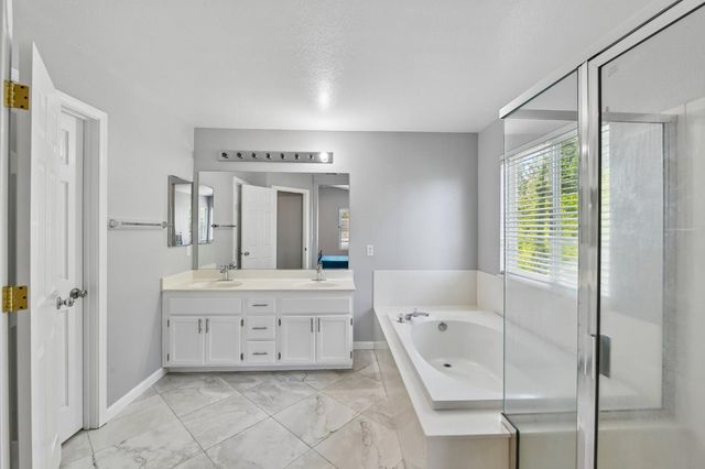 2674 Maybrook Dr, Sacramento, CA 95835