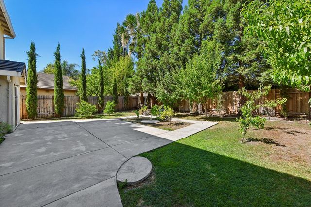 2674 Maybrook Dr, Sacramento, CA 95835