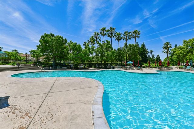 2674 Maybrook Dr, Sacramento, CA 95835
