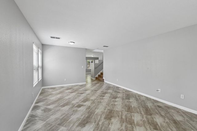 2674 Maybrook Dr, Sacramento, CA 95835