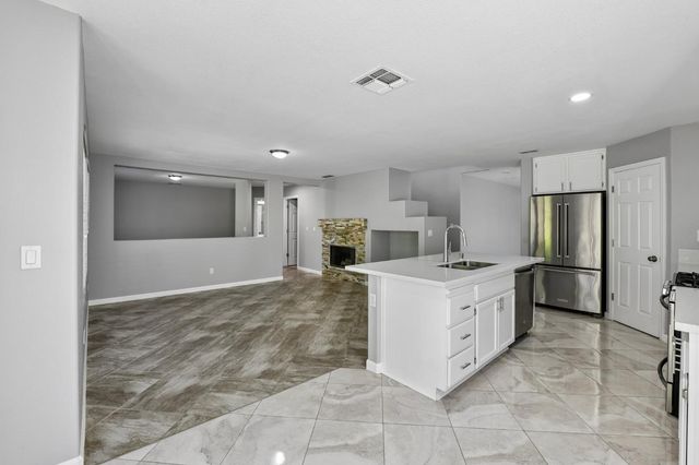 2674 Maybrook Dr, Sacramento, CA 95835