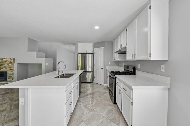 2674 Maybrook Dr, Sacramento, CA 95835