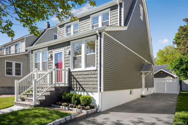 123 E Maple Street, Valley Stream, NY 11580