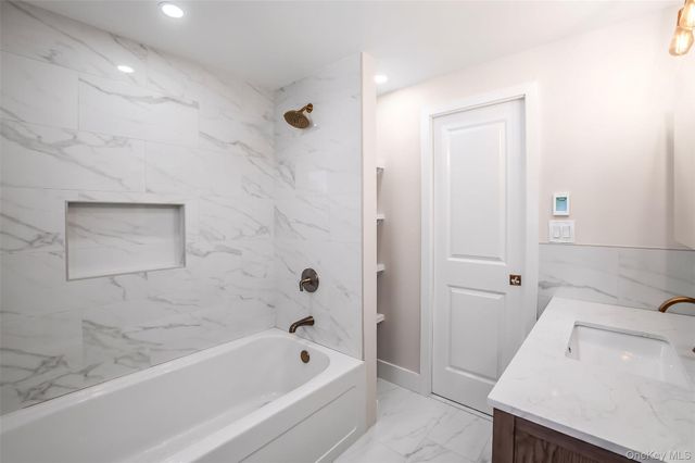 123 E Maple Street, Valley Stream, NY 11580