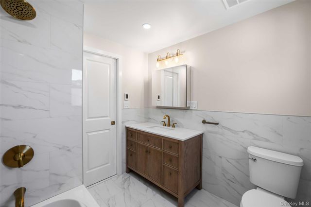 123 E Maple Street, Valley Stream, NY 11580