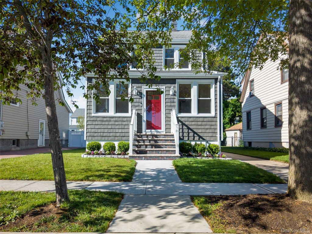 123 E Maple Street, Valley Stream, NY 11580