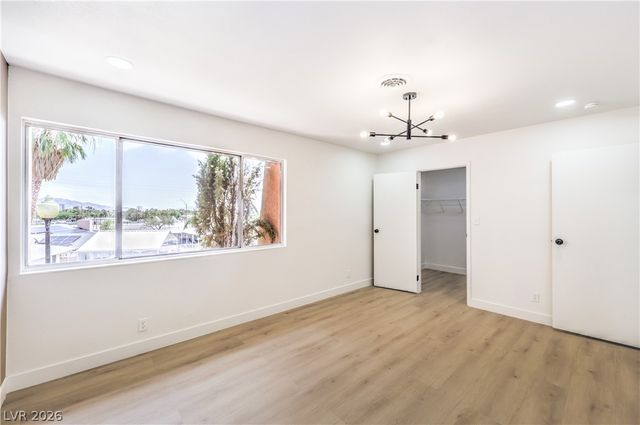 513 Starfire Place, Las Vegas, NV 89107