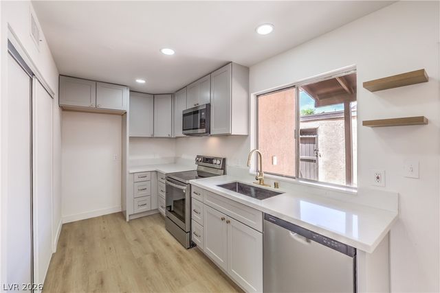 513 Starfire Place, Las Vegas, NV 89107