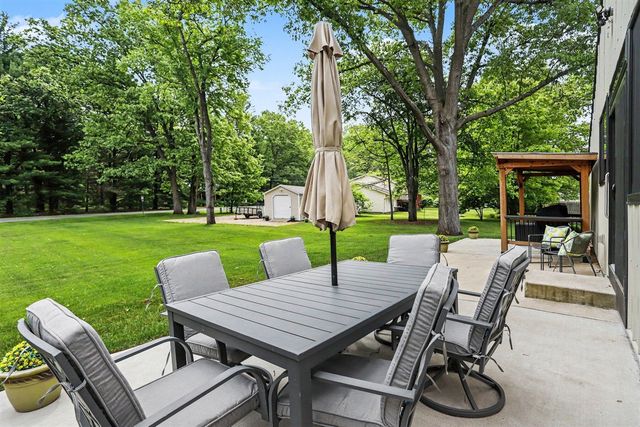 35883 Riverview Drive, Paw Paw, MI 49079