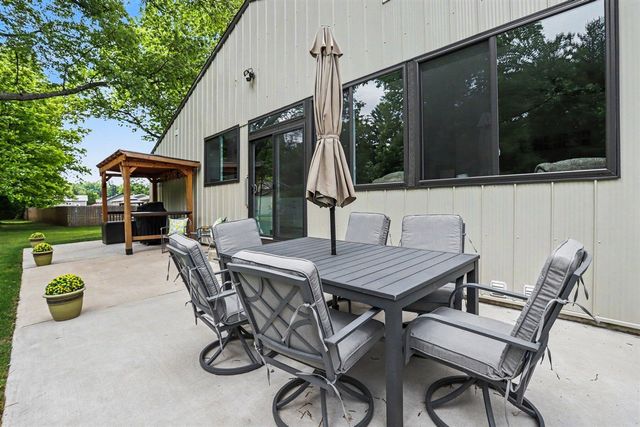 35883 Riverview Drive, Paw Paw, MI 49079